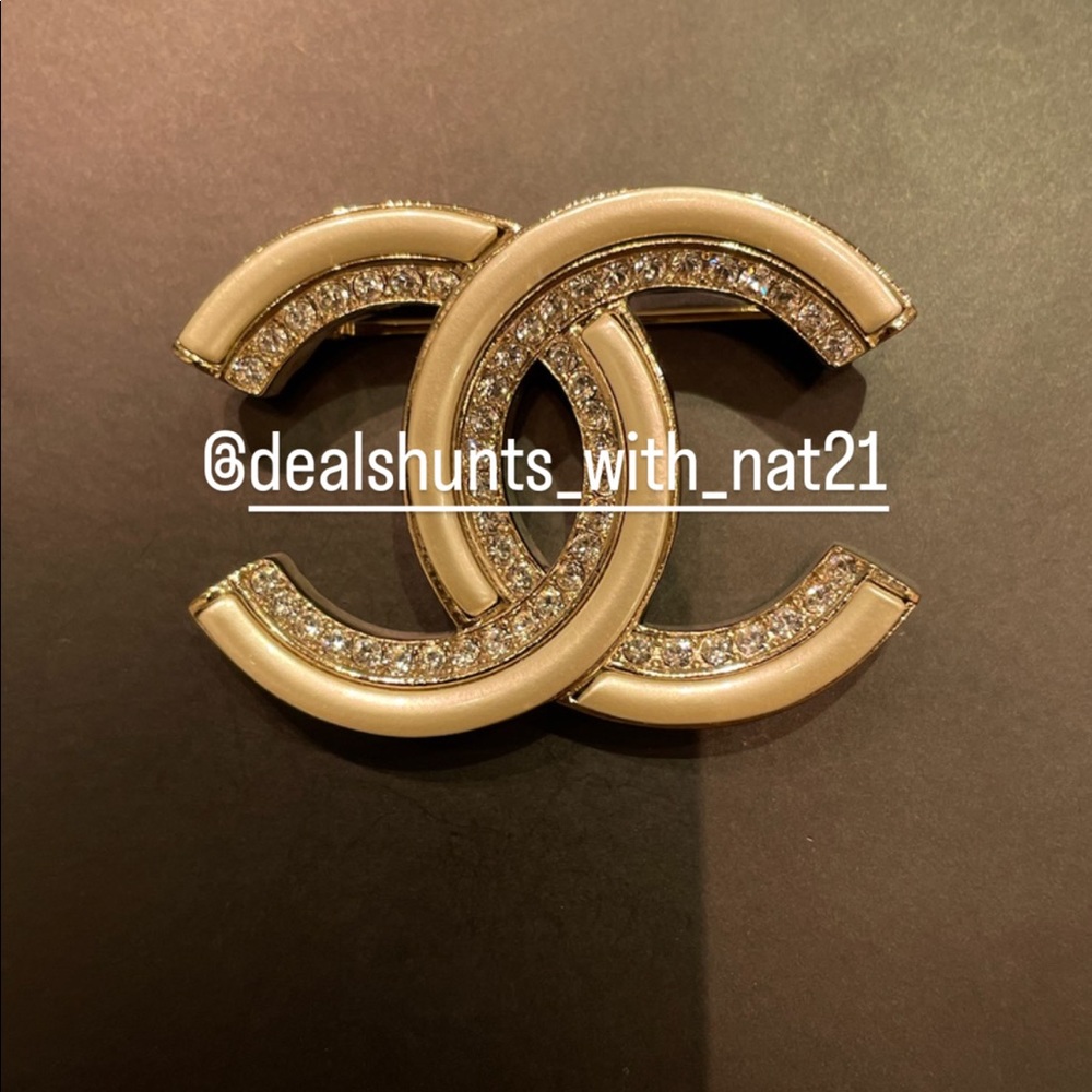 Gold Crystal CC brooch - Picture 4 of 7